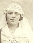 Date 1933 : Lucienne Flicit Aubry pouse de Georges Jean Louis Roux ; Fille de Louis Camille Aubry